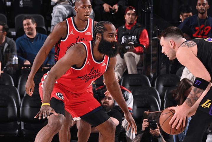 wellbet吉祥坊-拒绝26分大逆转!湖人惜败快船,詹姆斯创历史第一,哈登21投6中