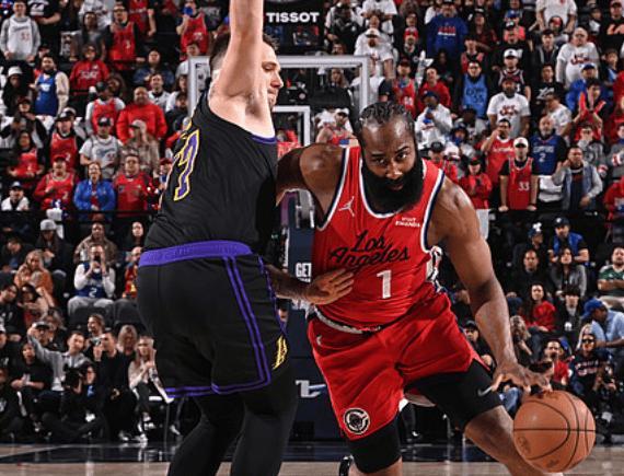 wellbet吉祥坊-拒绝26分大逆转!湖人惜败快船,詹姆斯创历史第一,哈登21投6中