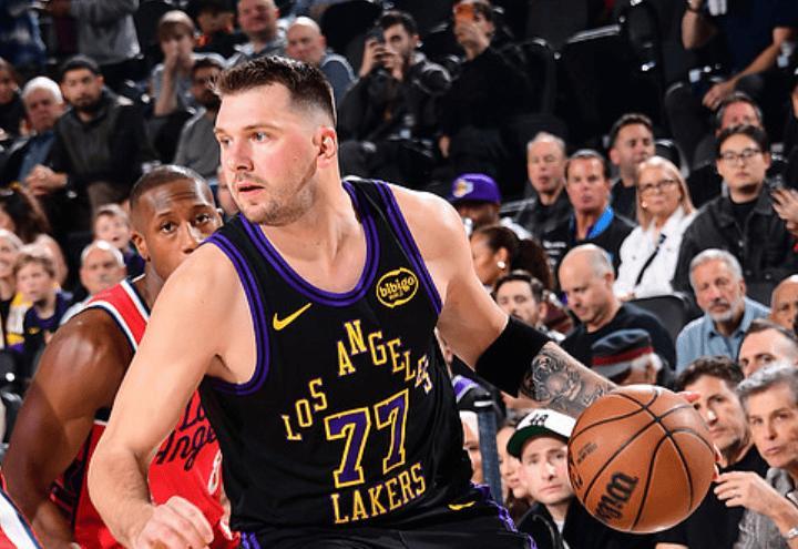 wellbet吉祥坊-拒绝26分大逆转!湖人惜败快船,詹姆斯创历史第一,哈登21投6中