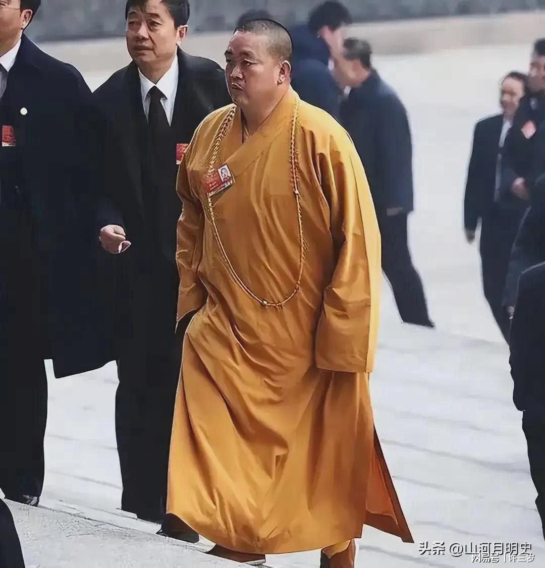 bet365-越扒越劲爆!释永信在少林寺的奢靡生活,你想都不敢想!